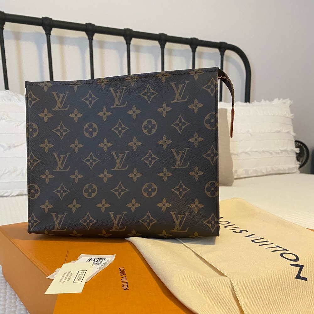 Louis Vuitton Toiletry 26 Pouch